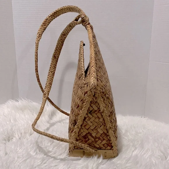 Chic Woven Backpack in Tan - Picture 6 of 10